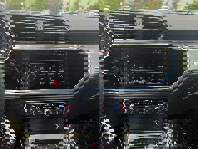 Used 2023 Audi Q3 2.0T Premium image 28