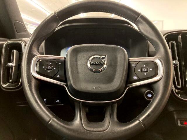 Used 2019 Volvo XC40 T5 Momentum image 30