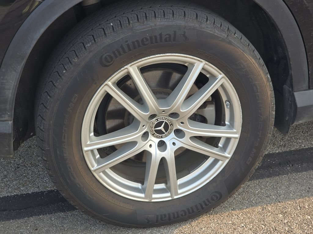 Used 2023 Mercedes-Benz GLC 300 4MATIC image 11