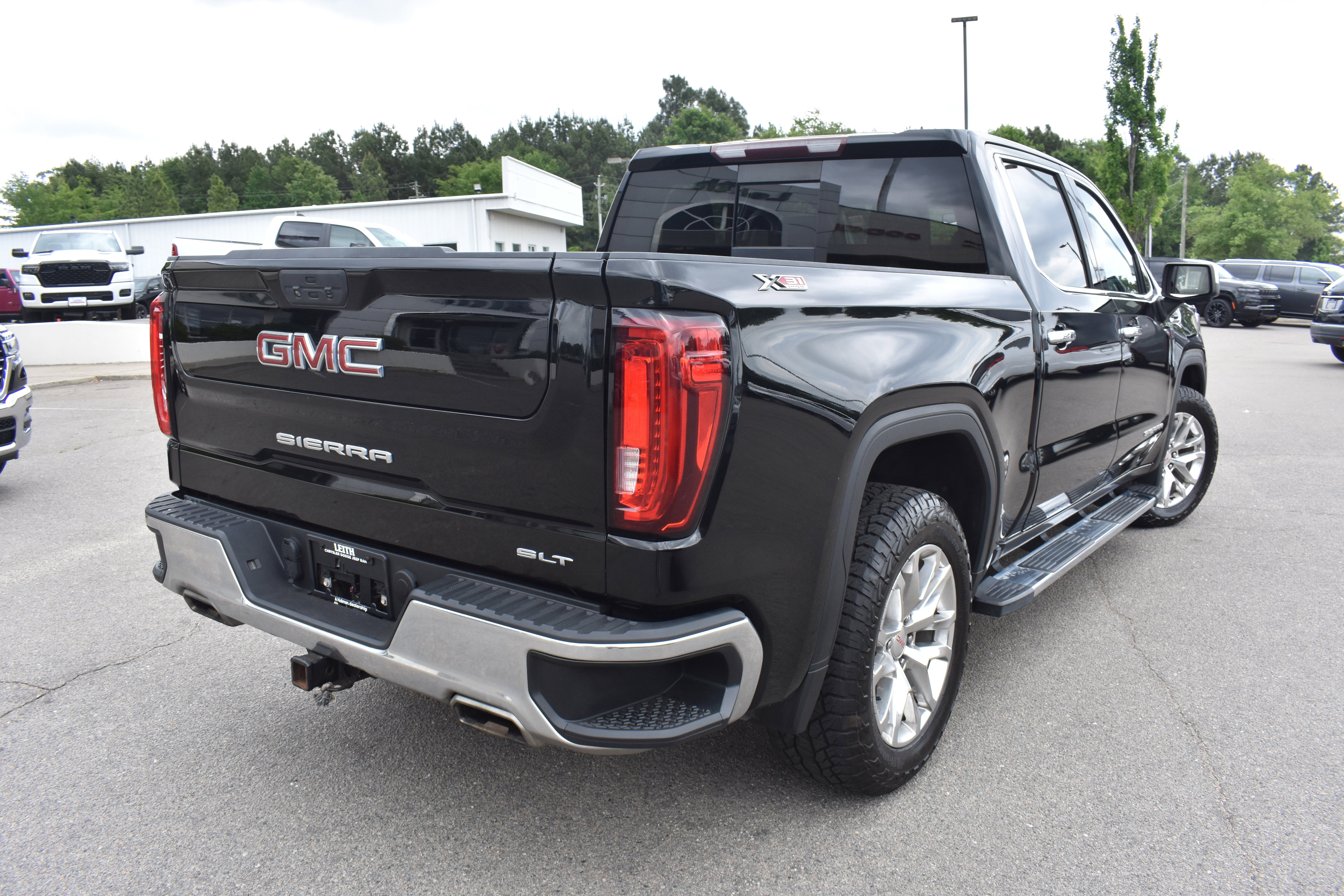 Used 2020 GMC Sierra 1500 SLT w/ SLT Premium Package AWD/4WD image 9