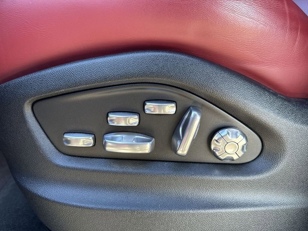 Used 2021 Porsche Cayenne Turbo image 16