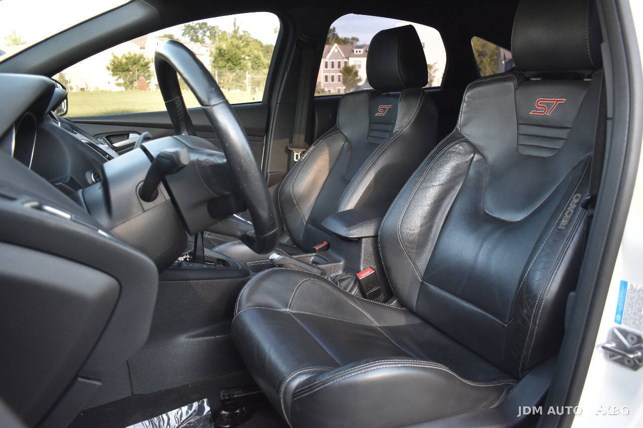Used 2015 Ford Focus ST w/ Equipment Group 402A FWD image 12