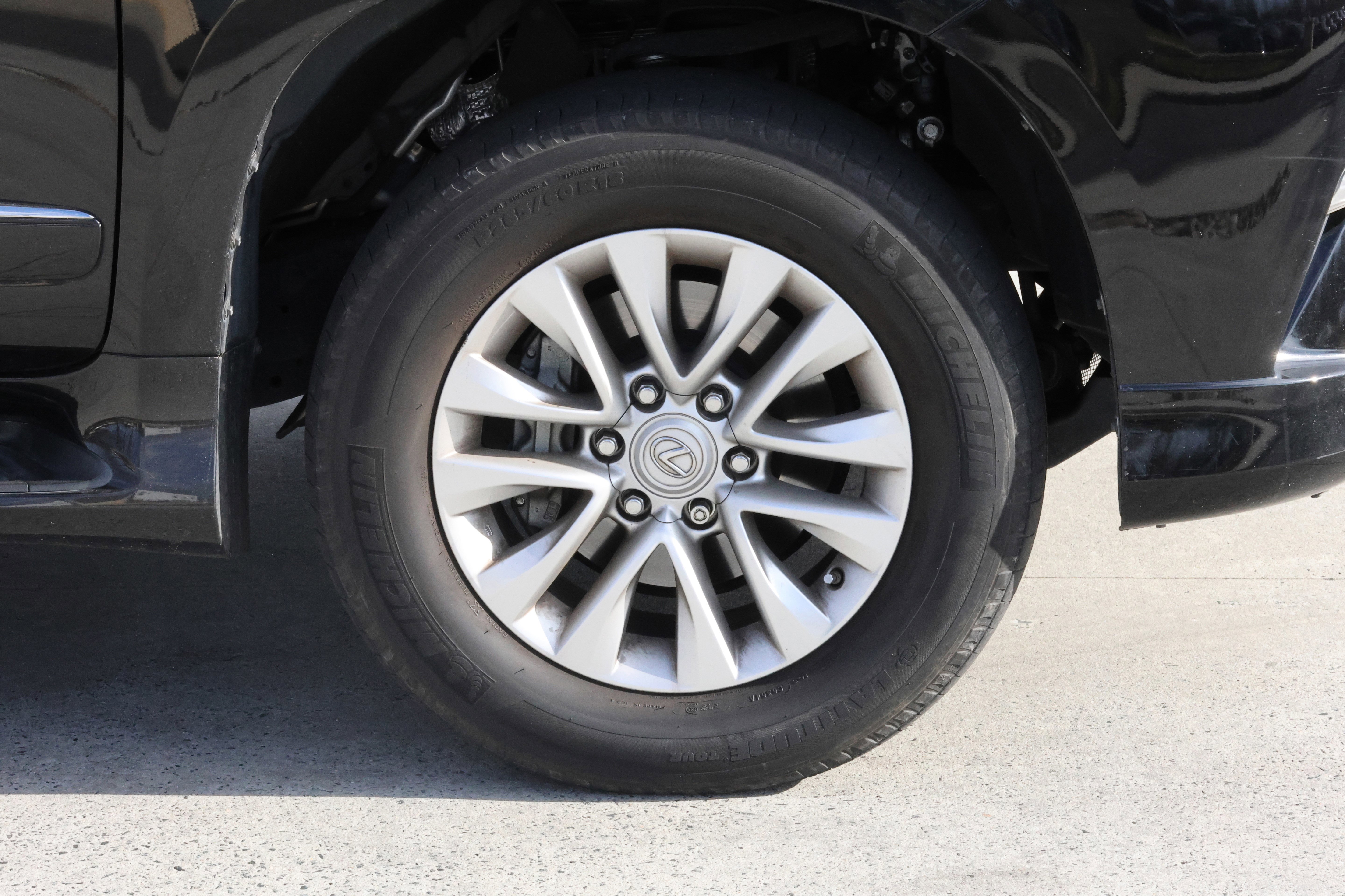 Used 2017 Lexus GX 460 Premium image 11