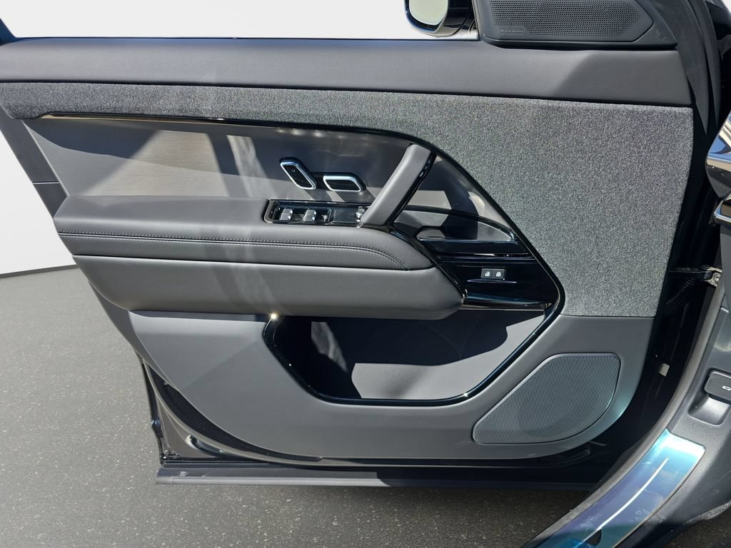 New 2027 Land Rover Range Rover Sport Dynamic SE AWD/4WD image 28