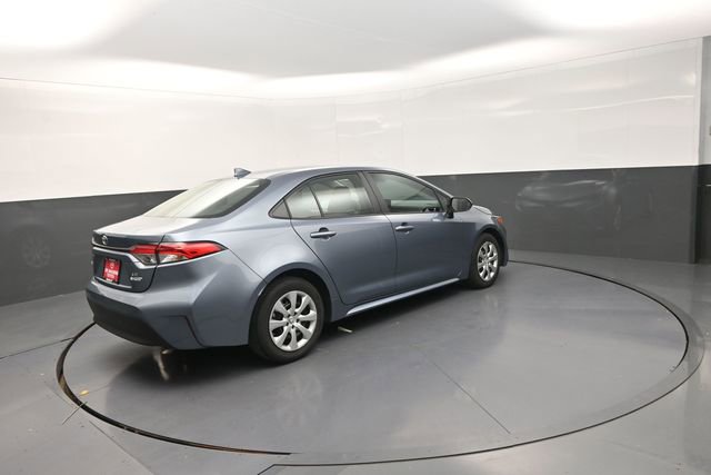 Used 2024 Toyota Corolla LE FWD image 3