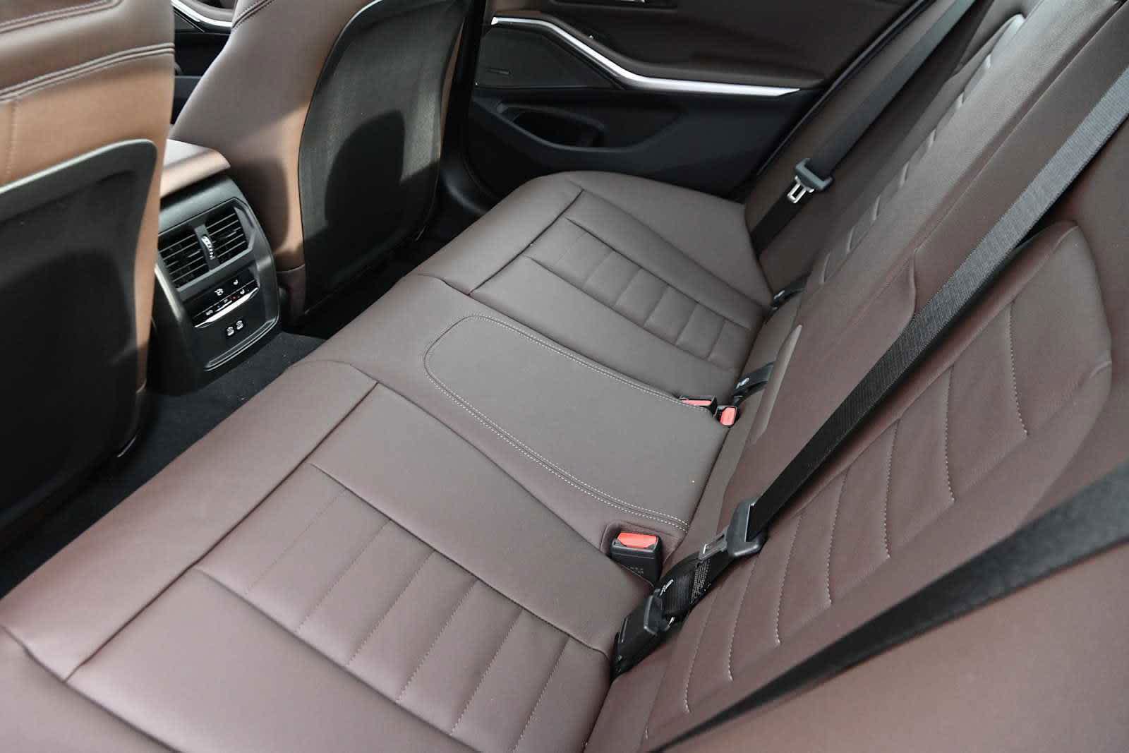 Used 2026 BMW 330i Sedan w/ Premium Package RWD image 10
