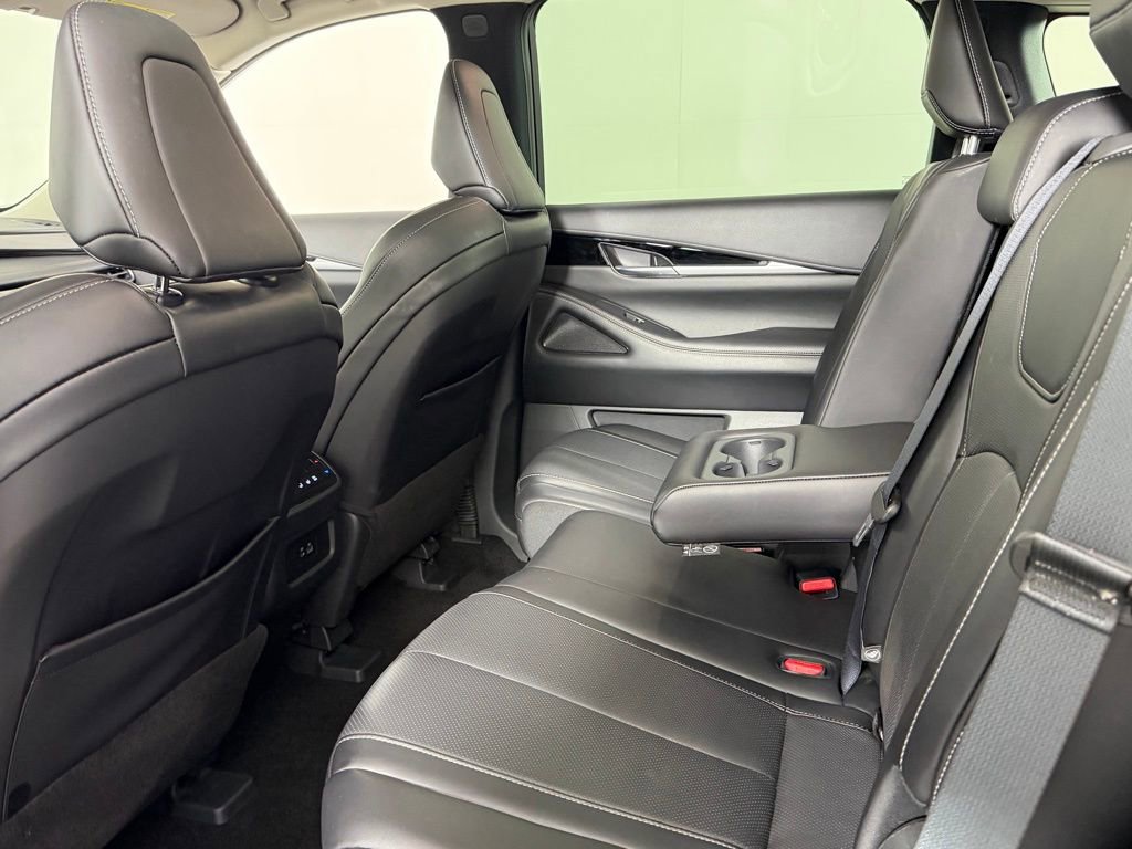 Used 2025 INFINITI QX60 Pure image 24