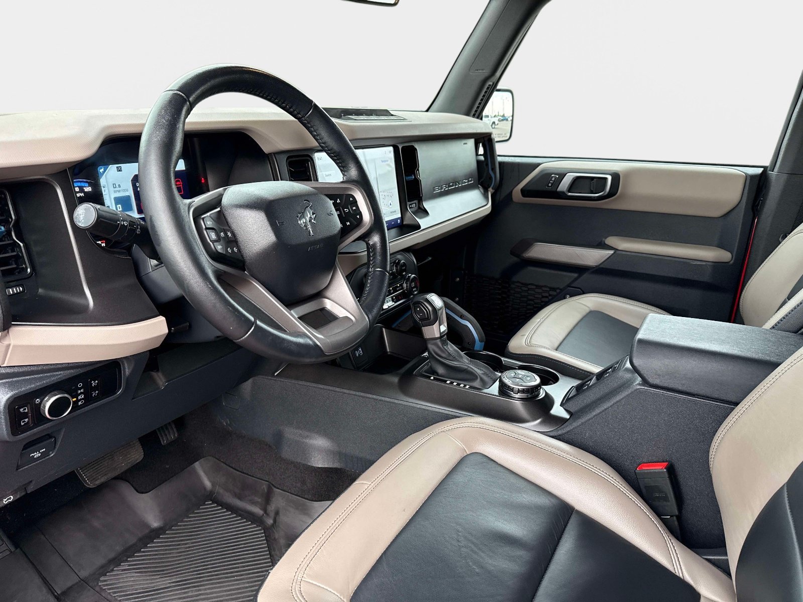 Used 2023 Ford Bronco Wildtrak AWD/4WD image 31