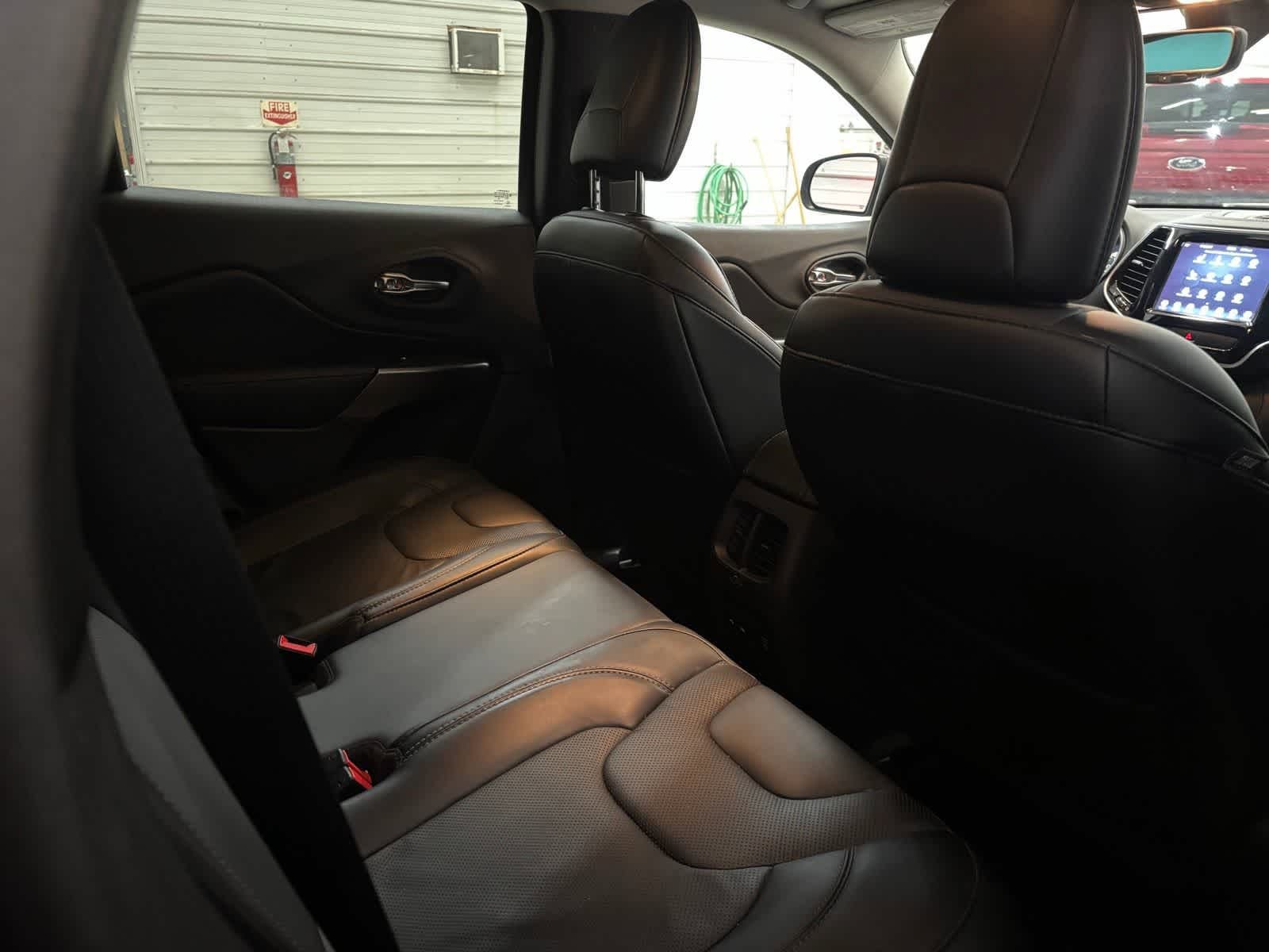 Used 2019 Jeep Cherokee Limited AWD/4WD image 31