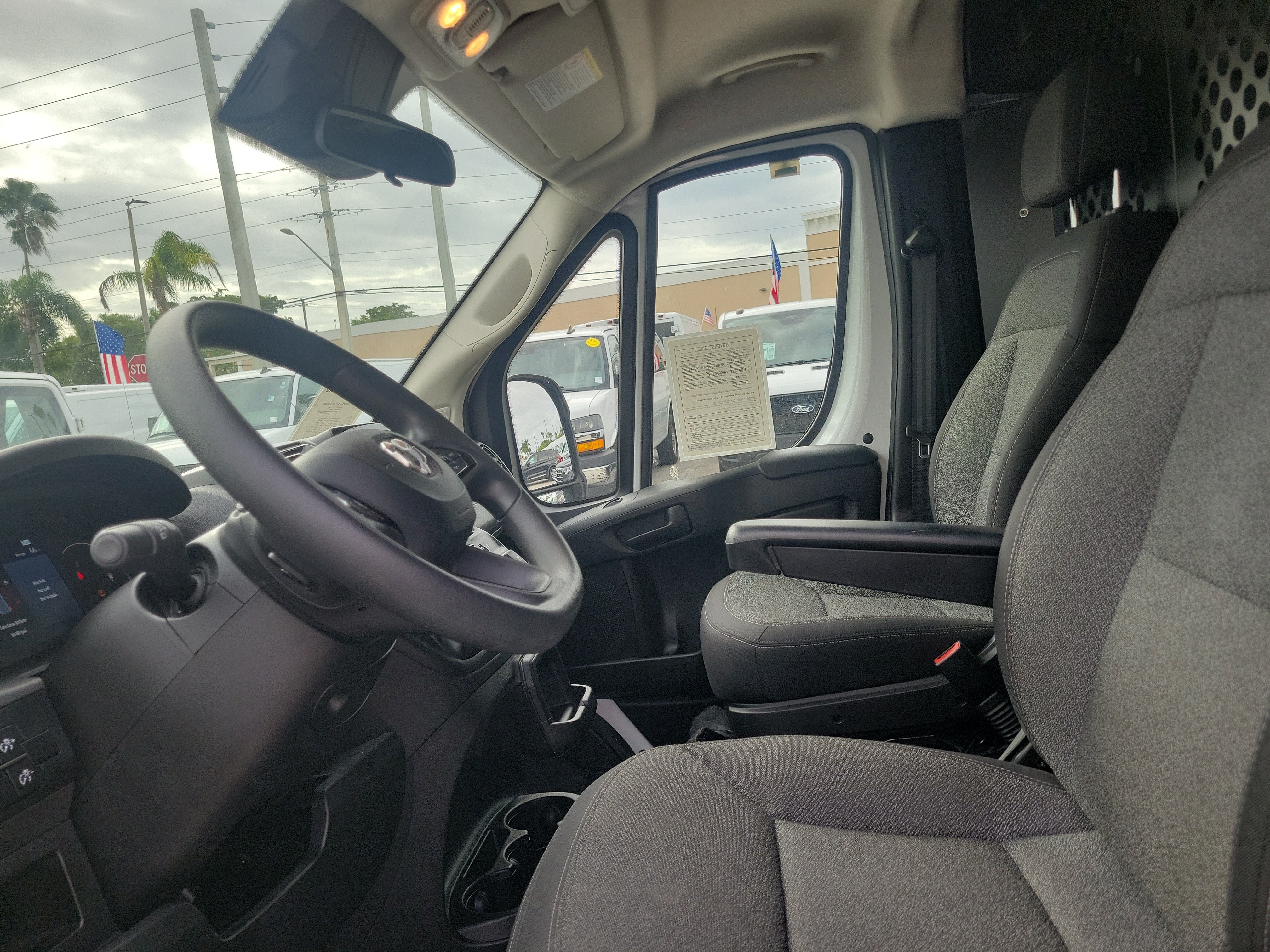 Used 2025 RAM ProMaster 2500 w/ U-Haul Equipment Group FWD image 17