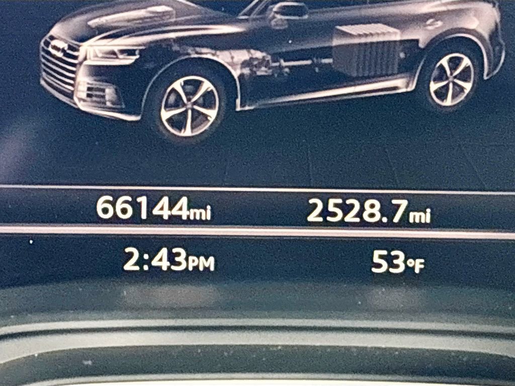 Used 2020 Audi Q5 e Prestige w/ Prestige Package image 14