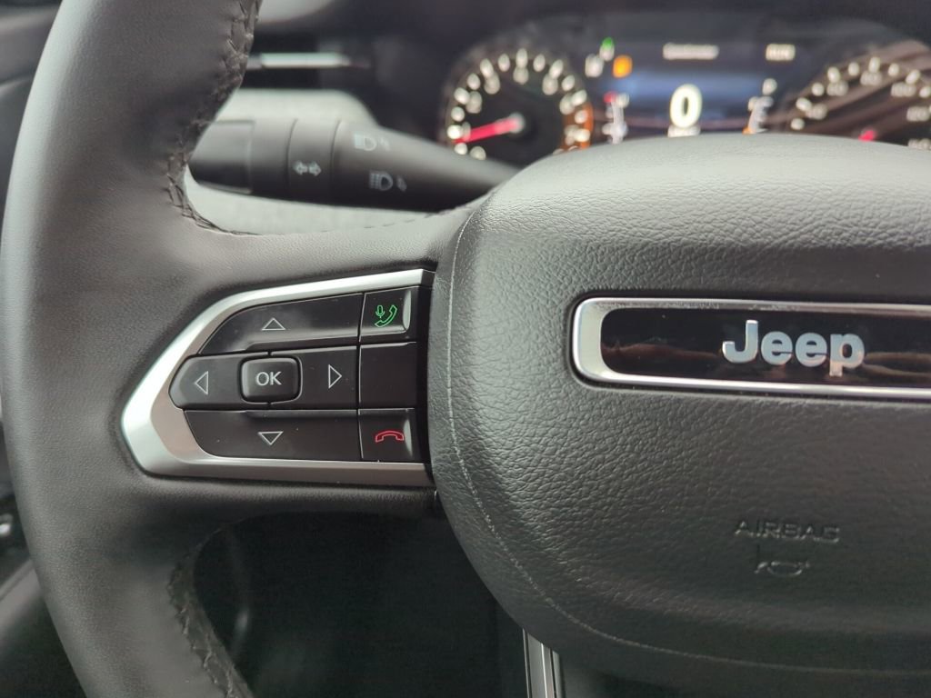 Used 2024 Jeep Compass Latitude image 22