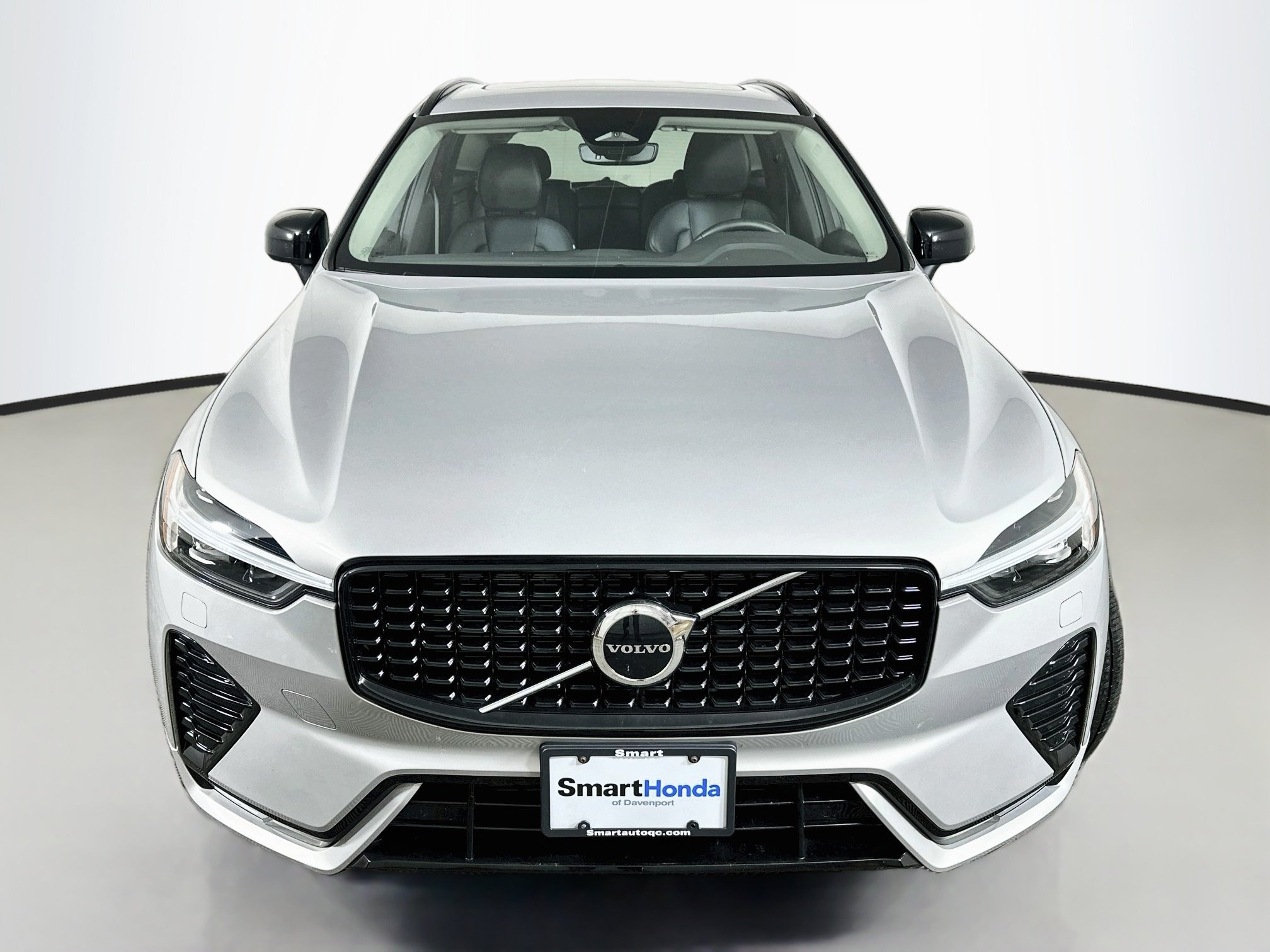 Used 2025 Volvo XC60 B5 Core w/ Climate Package AWD/4WD image 2