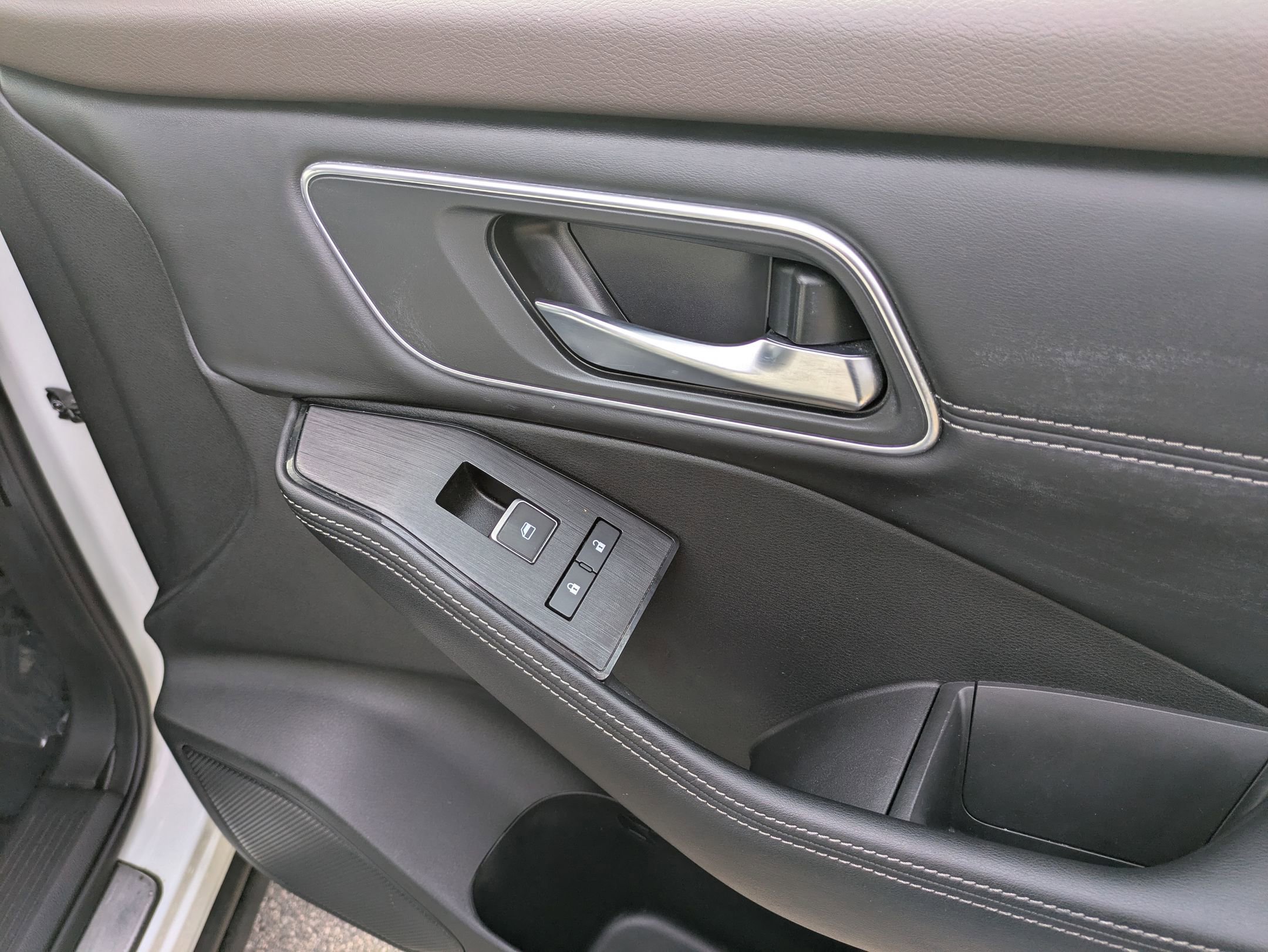 Used 2021 Nissan Rogue Platinum image 33