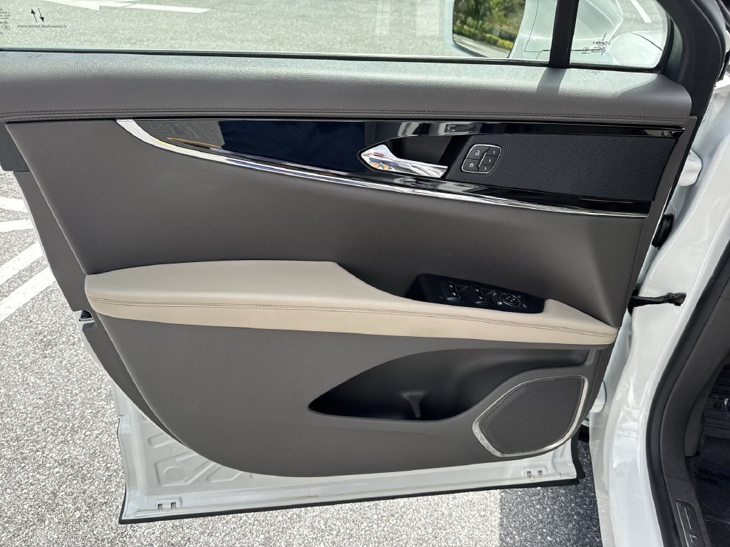 Used 2022 Lincoln Nautilus FWD image 39