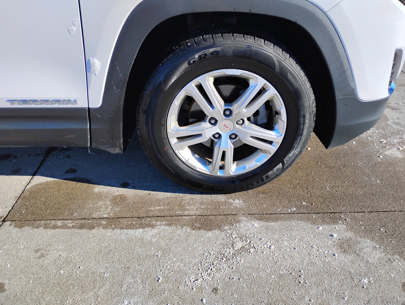 Used 2020 GMC Terrain SLE image 27