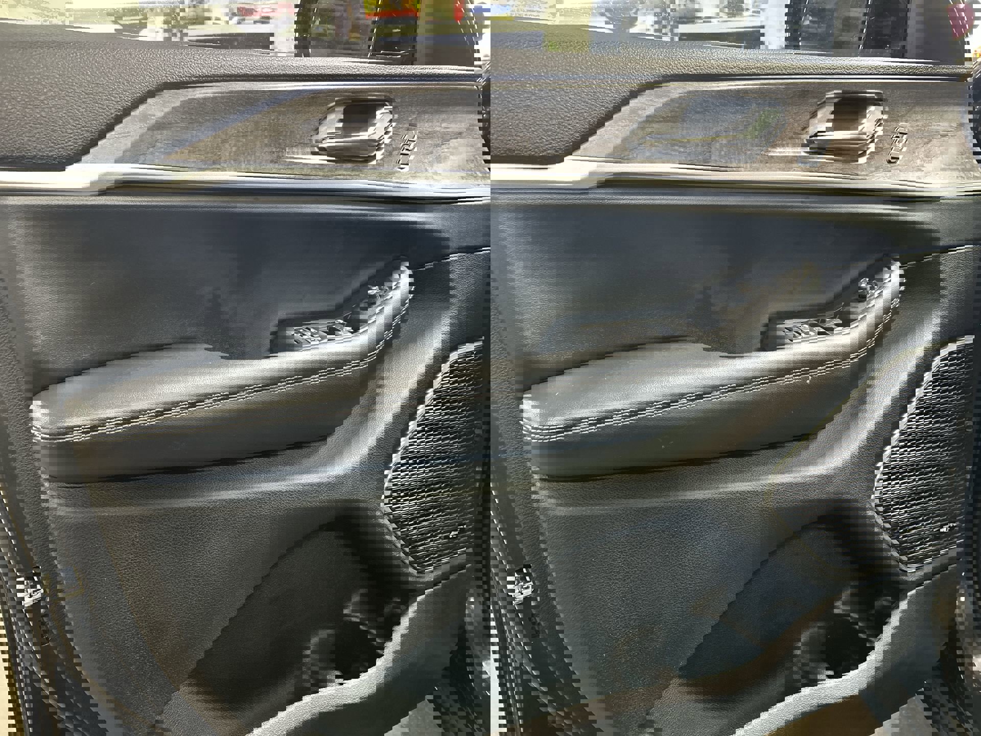 Used 2022 Jeep Grand Cherokee L Limited w/ Trailer Tow Group (B) image 23