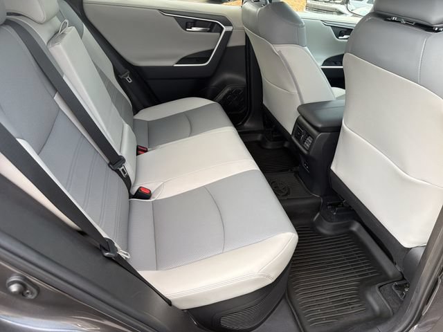 Used 2022 Toyota RAV4 Limited AWD/4WD image 17