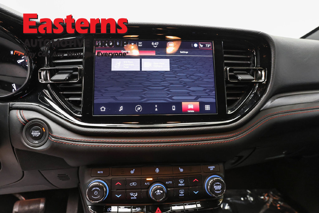 Used 2025 Dodge Durango GT RWD image 13