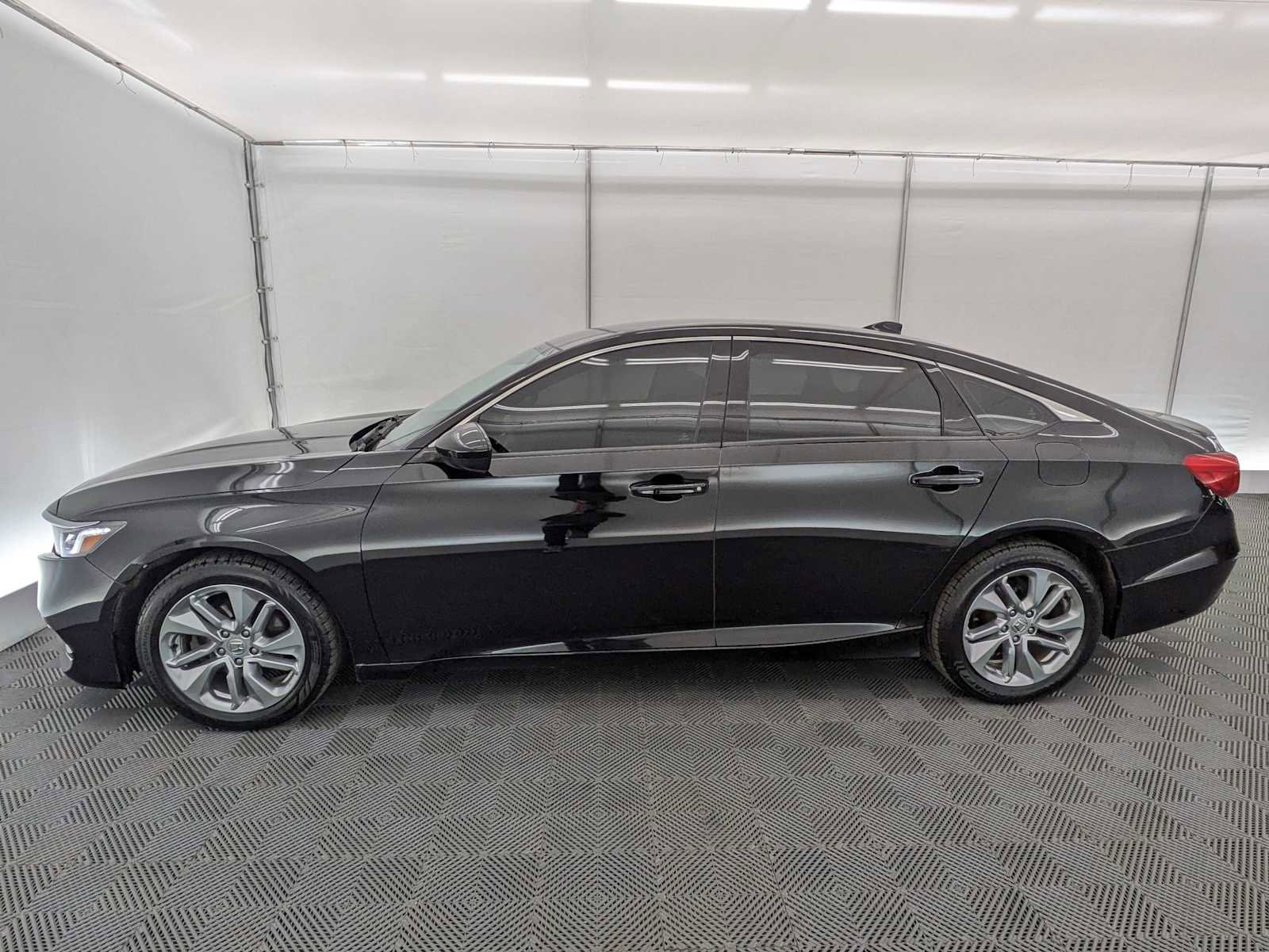 Used 2018 Honda Accord LX image 3