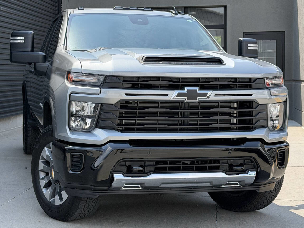 Used 2026 Chevrolet Silverado 2500 Custom w/ Custom Value Package AWD/4WD image 5