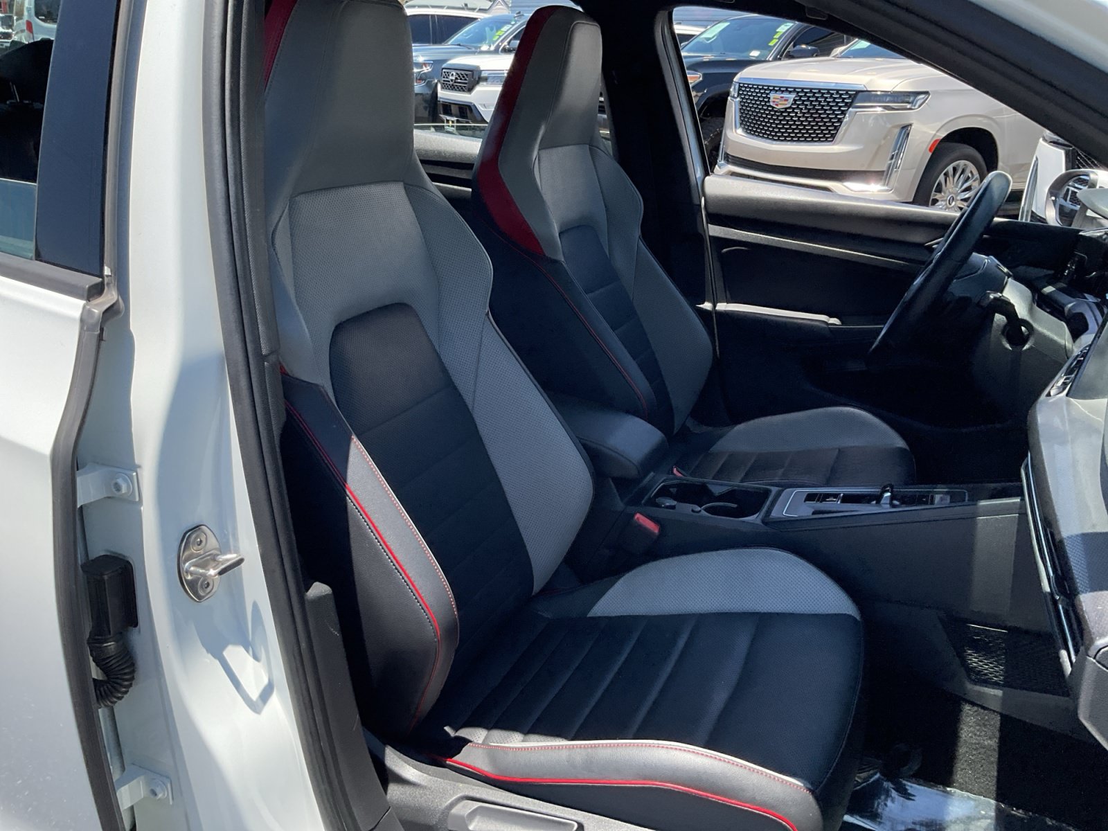 Used 2022 Volkswagen GTI SE w/ SE Leather Package FWD image 21