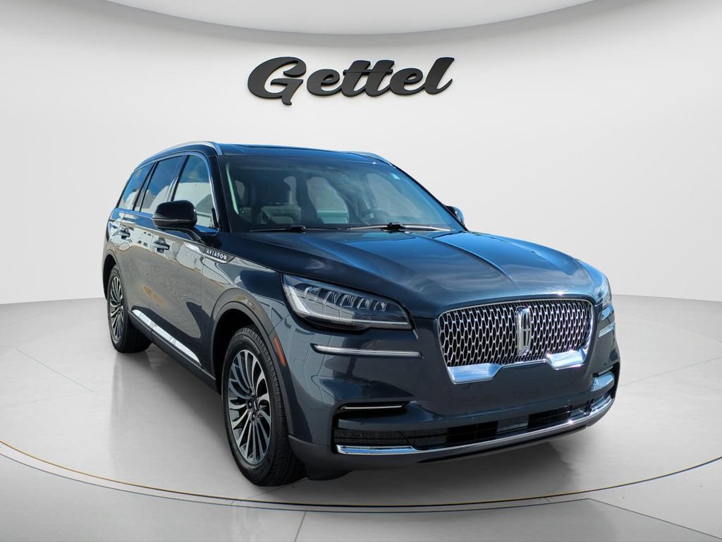 Used 2024 Lincoln Aviator Reserve RWD image 3