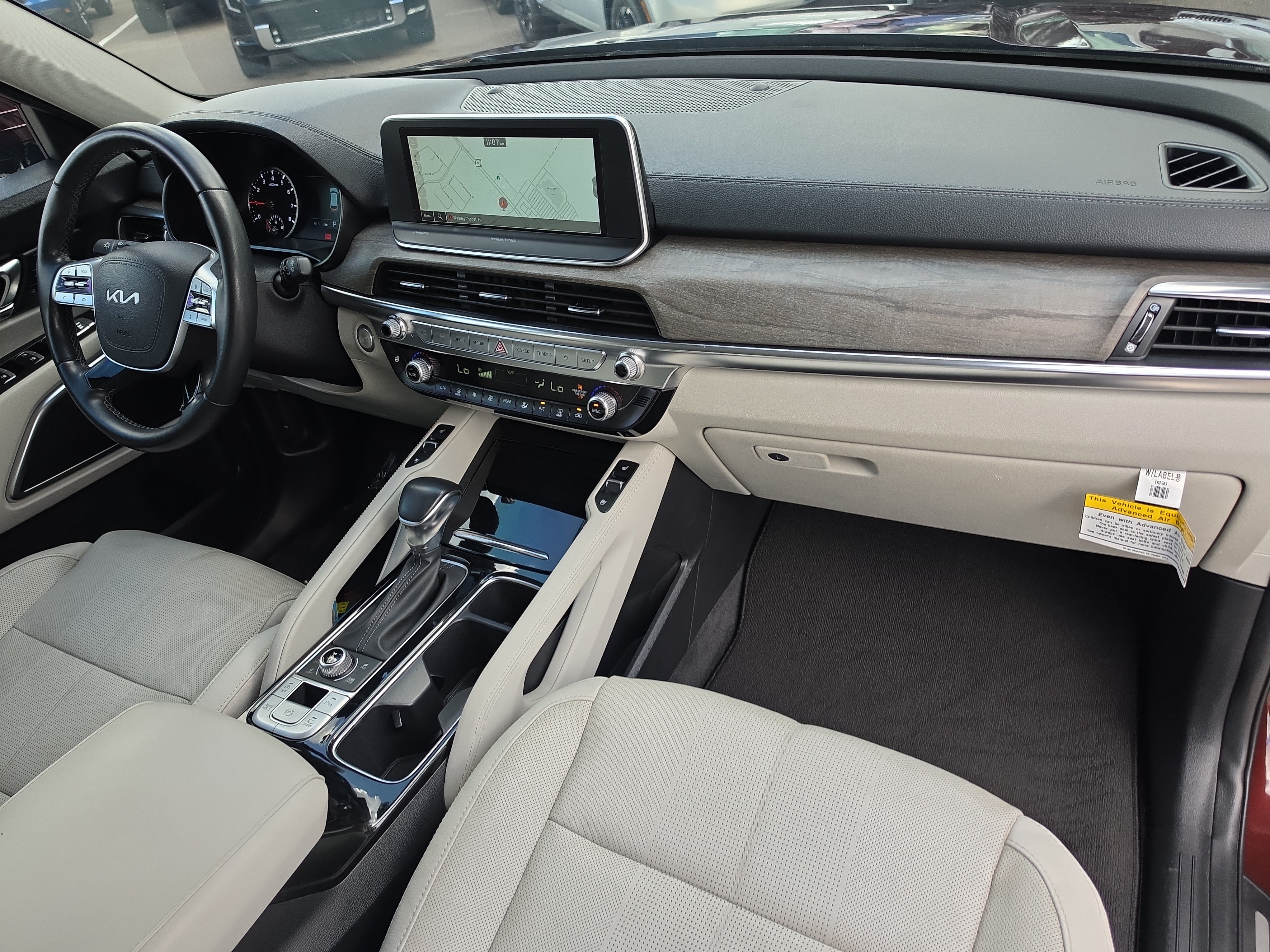 Certified 2022 Kia Telluride SX w/ Nightfall Edition Package AWD/4WD image 12