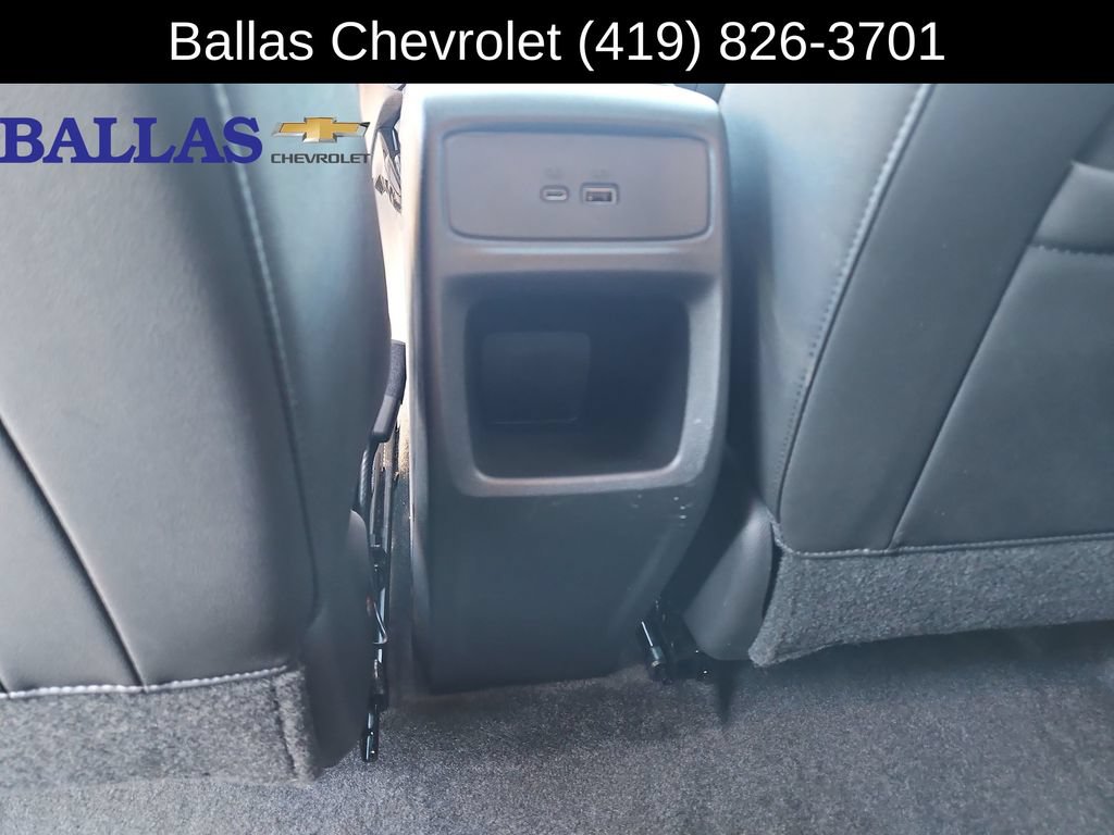 Used 2025 Chevrolet Trax RS w/ Sunroof Package FWD image 22