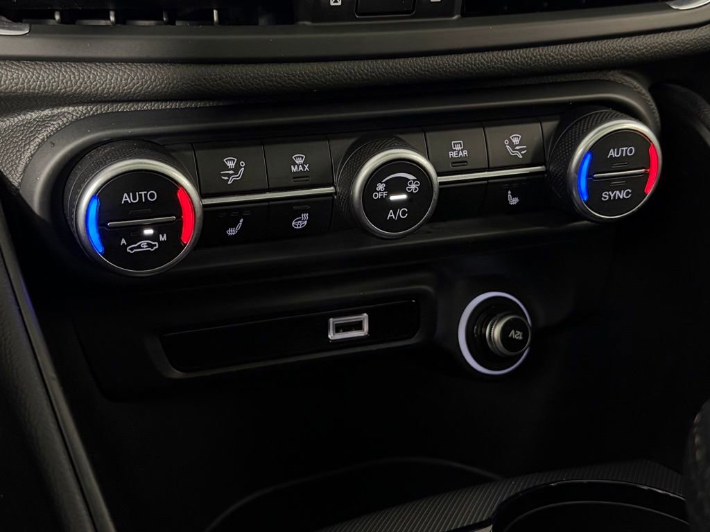 Used 2024 Alfa Romeo Giulia Veloce image 17