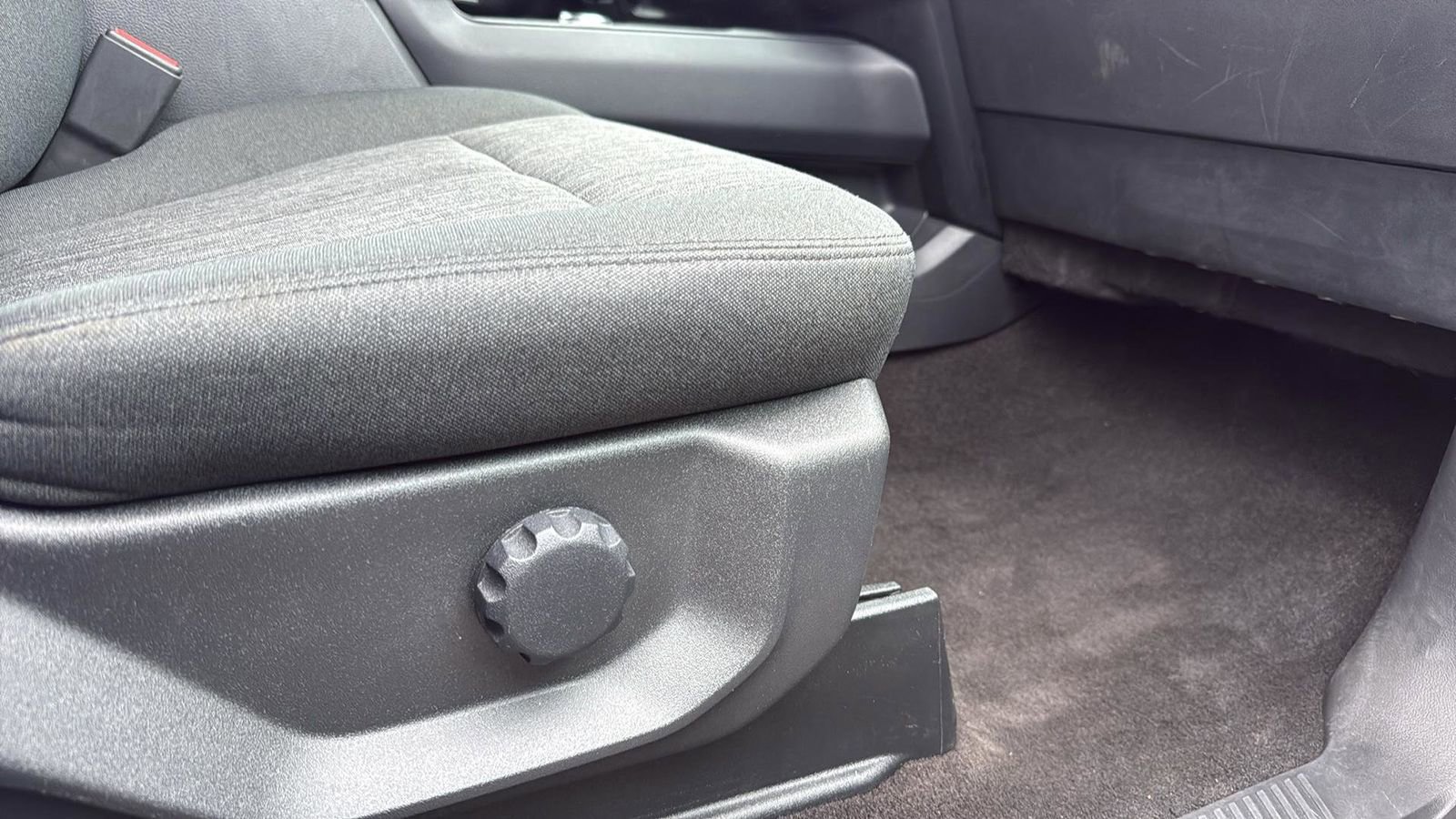 Used 2023 Ford Expedition XLT image 25