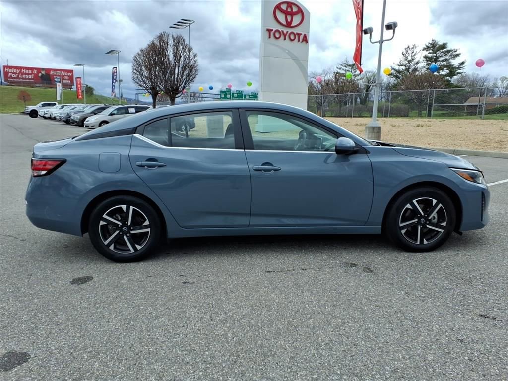 Used 2024 Nissan Sentra SV image 3