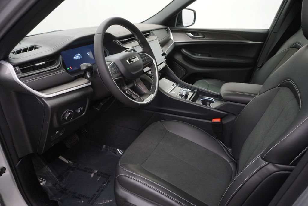 New 2026 Jeep Grand Cherokee Altitude AWD/4WD image 16