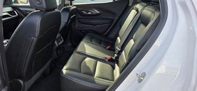 Used 2024 GMC Terrain SLT image 11