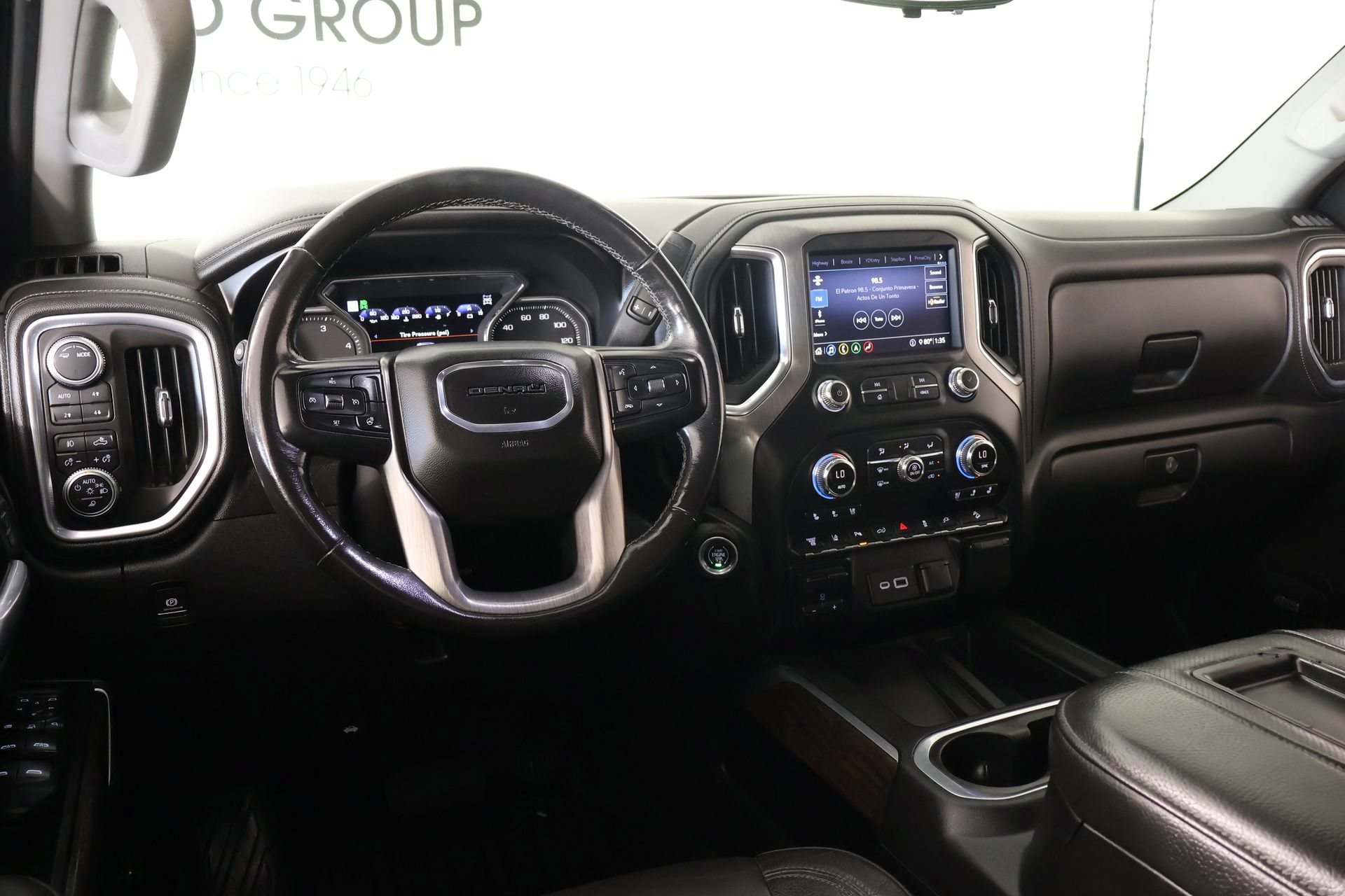 Used 2020 GMC Sierra 2500 Denali w/ Technology Package AWD/4WD image 2