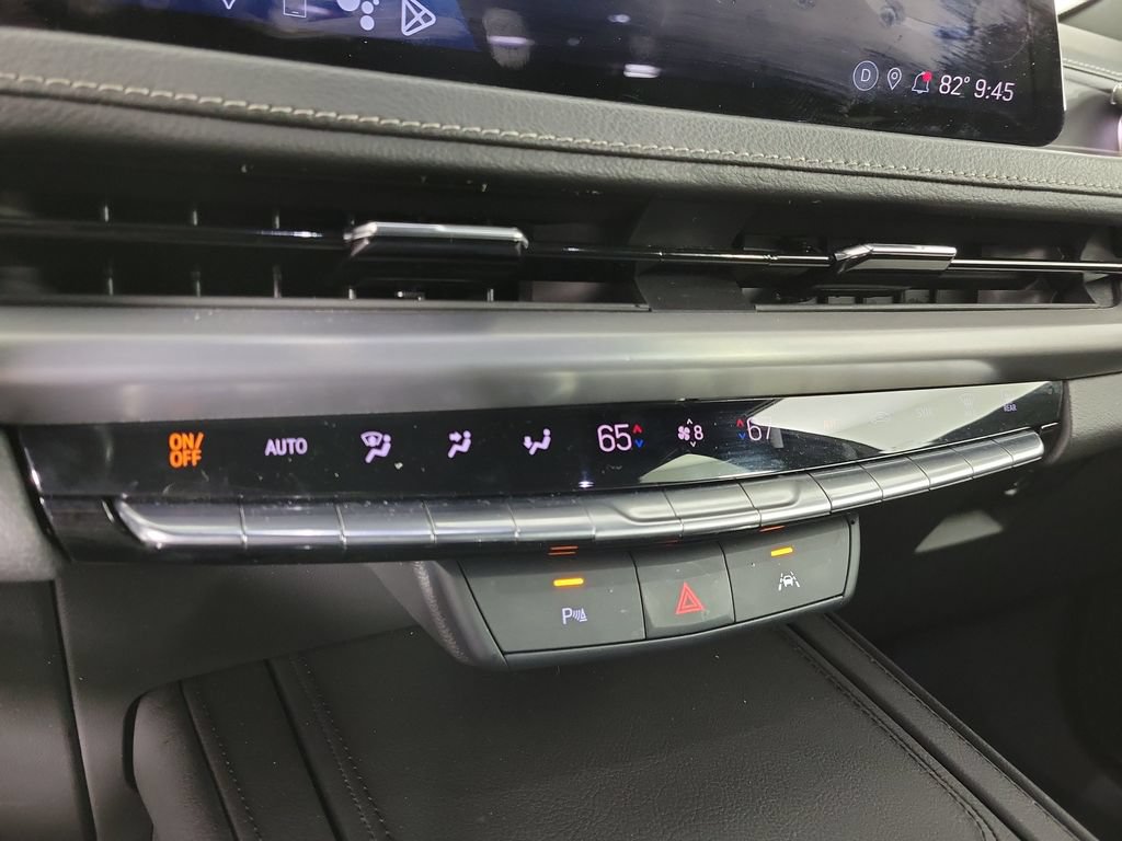 Certified 2024 Cadillac XT4 Premium Luxury AWD/4WD image 29