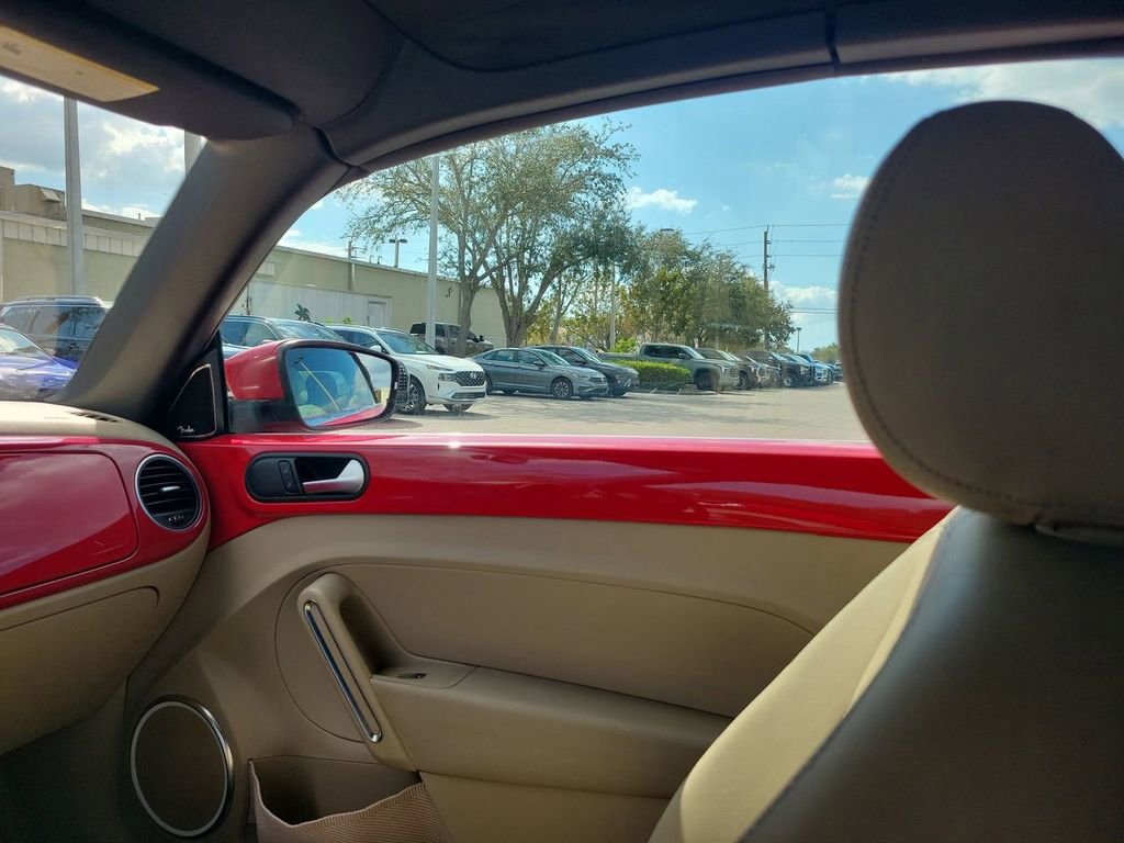 Used 2013 Volkswagen Beetle 2.5 image 3