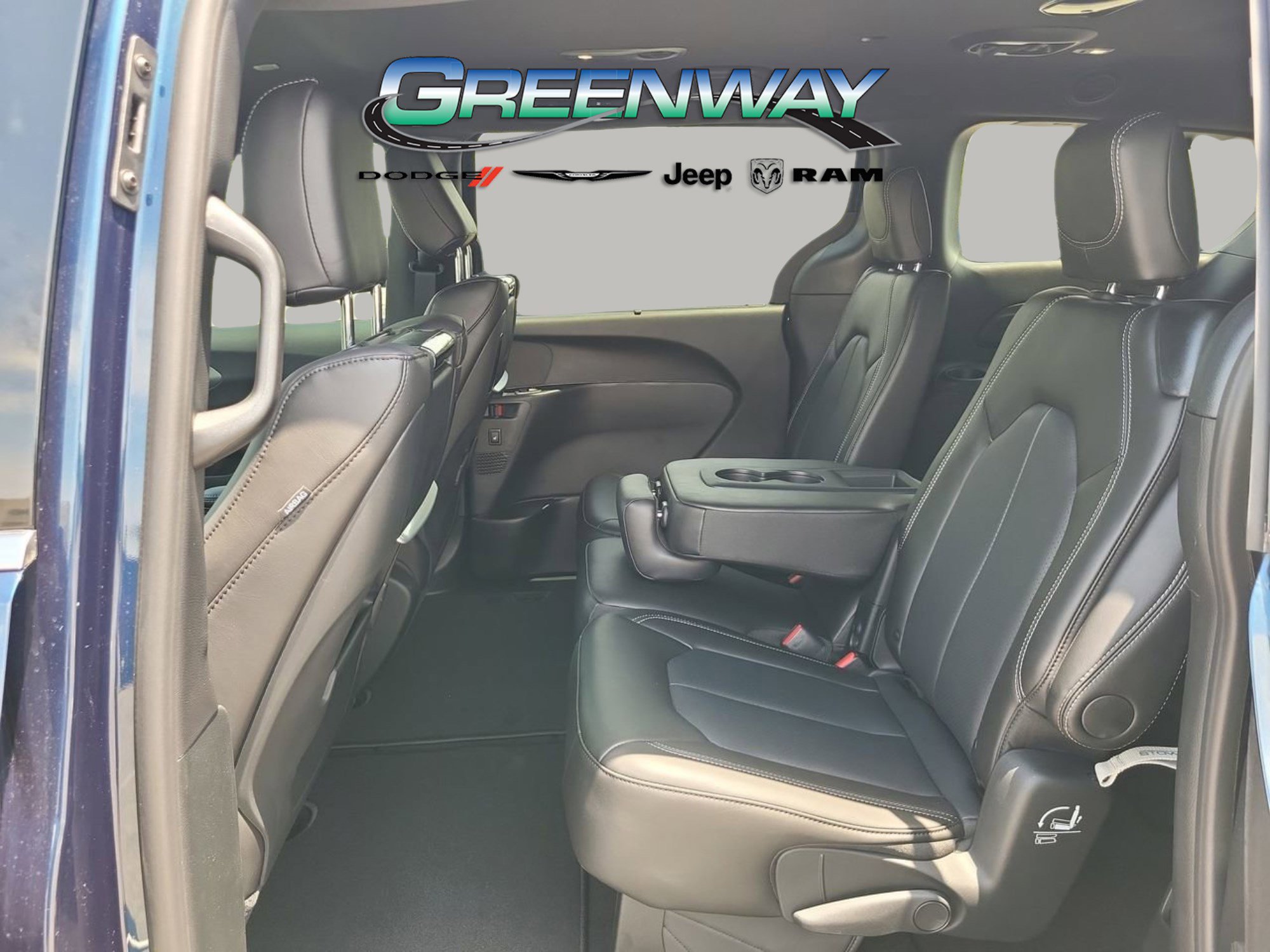 New 2025 Chrysler Pacifica Select w/ Uconnect Theater Family Group image 16