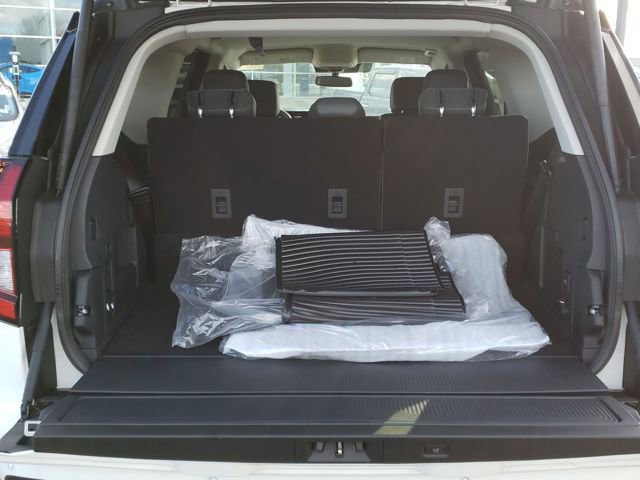 New 2026 Ford Expedition Active image 9