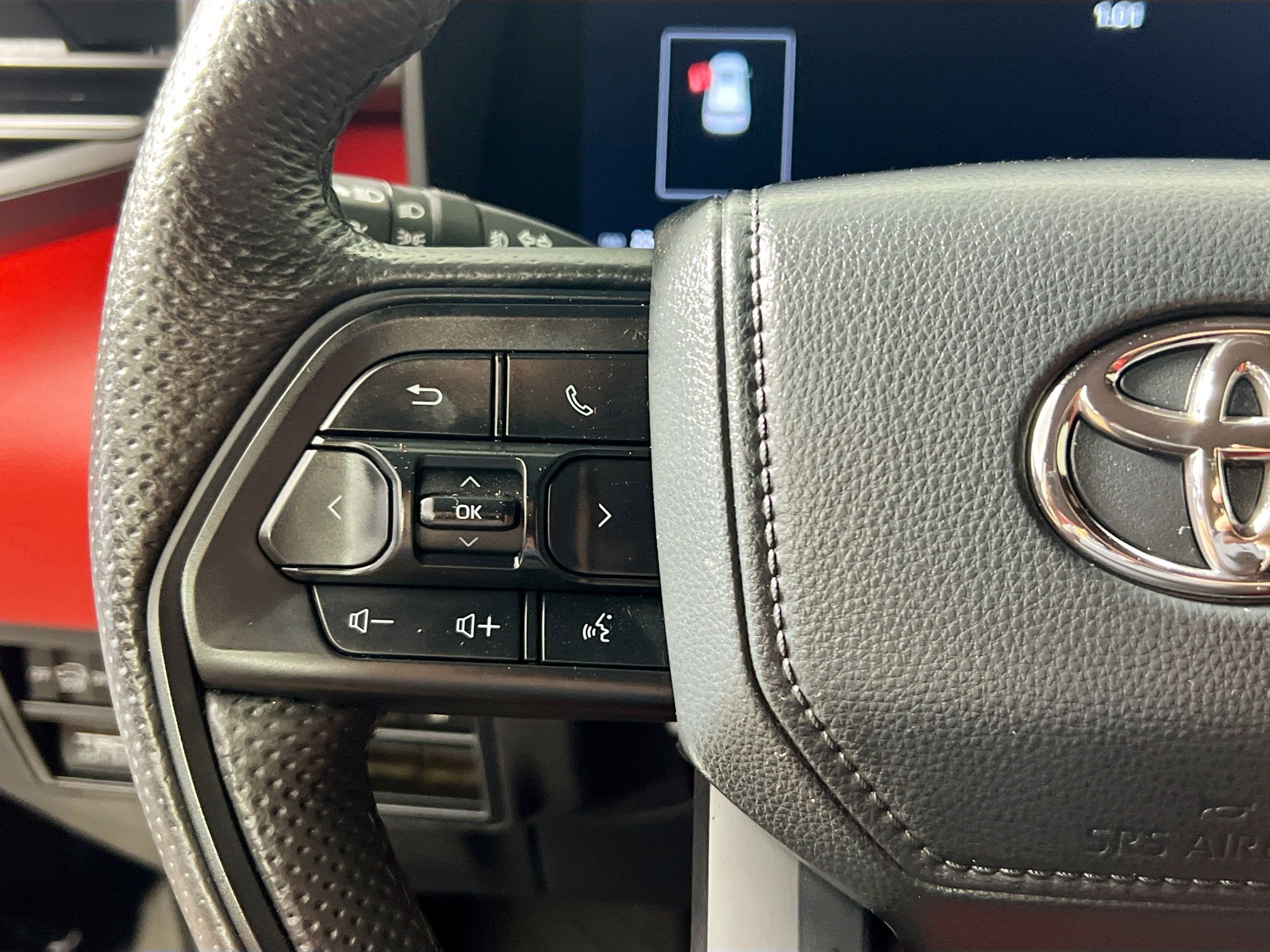 Used 2025 Toyota Sequoia TRD Pro AWD/4WD image 18