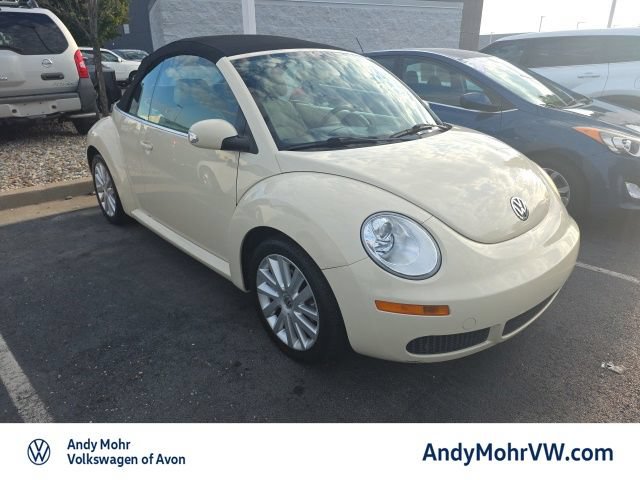 Used 2008 Volkswagen Beetle SE FWD image 2