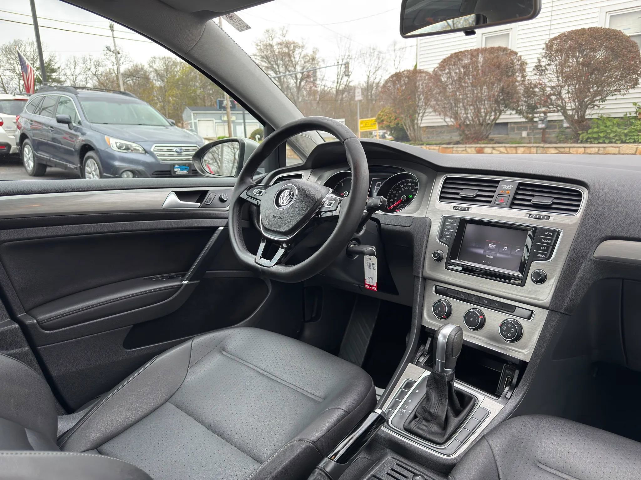Used 2015 Volkswagen Golf TDI S FWD image 30