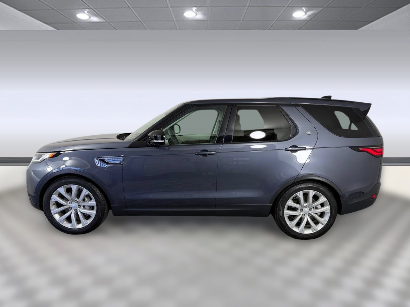 Used 2026 Land Rover Discovery S AWD/4WD image 2