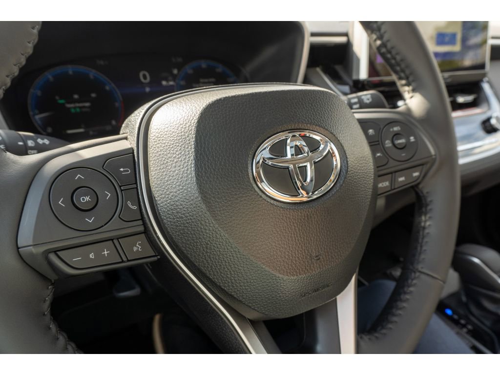 Used 2026 Toyota Corolla Cross XLE w/ Convenience Package image 32