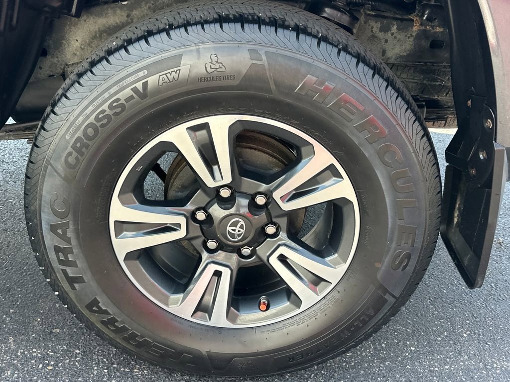 Used 2016 Toyota Tacoma TRD Sport w/ Towing Package AWD/4WD image 25