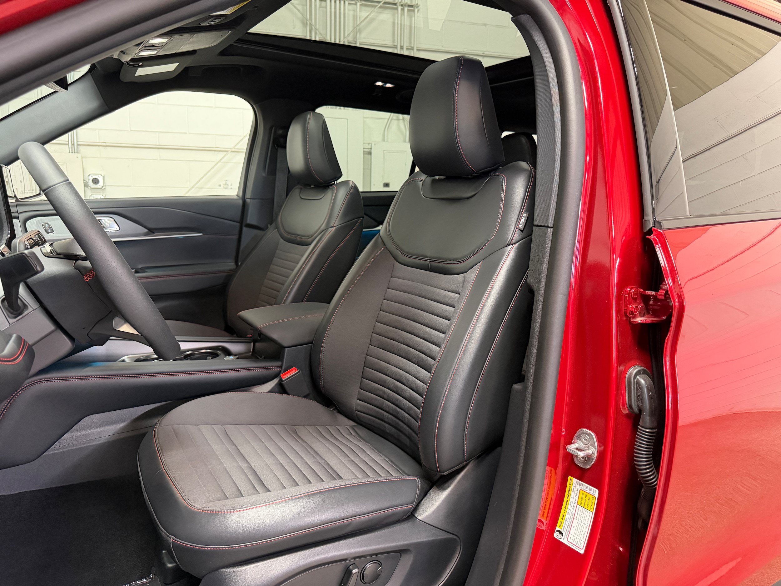 New 2026 Ford Explorer ST-Line w/ ST-Line Street Pack AWD/4WD image 10