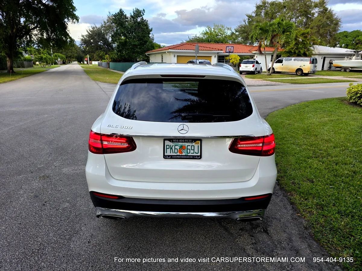 Used 2018 Mercedes-Benz GLC 300 w/ Premium Package image 11