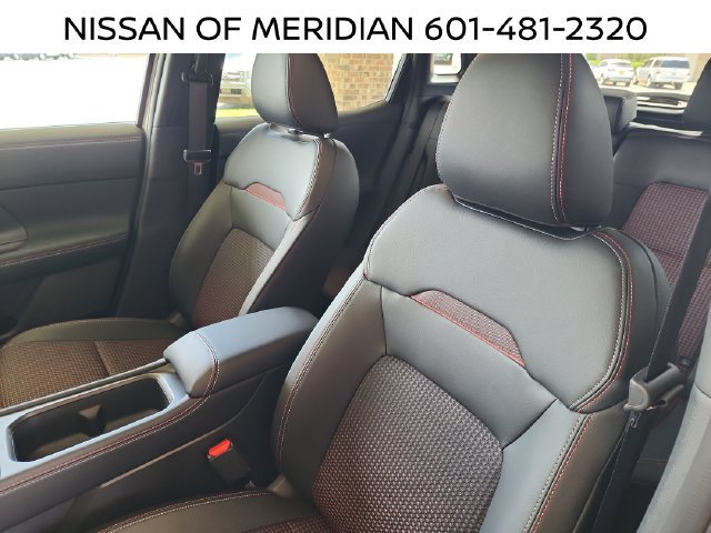 New 2026 Nissan Kicks SR w/ Cold Weather Package FWD image 11