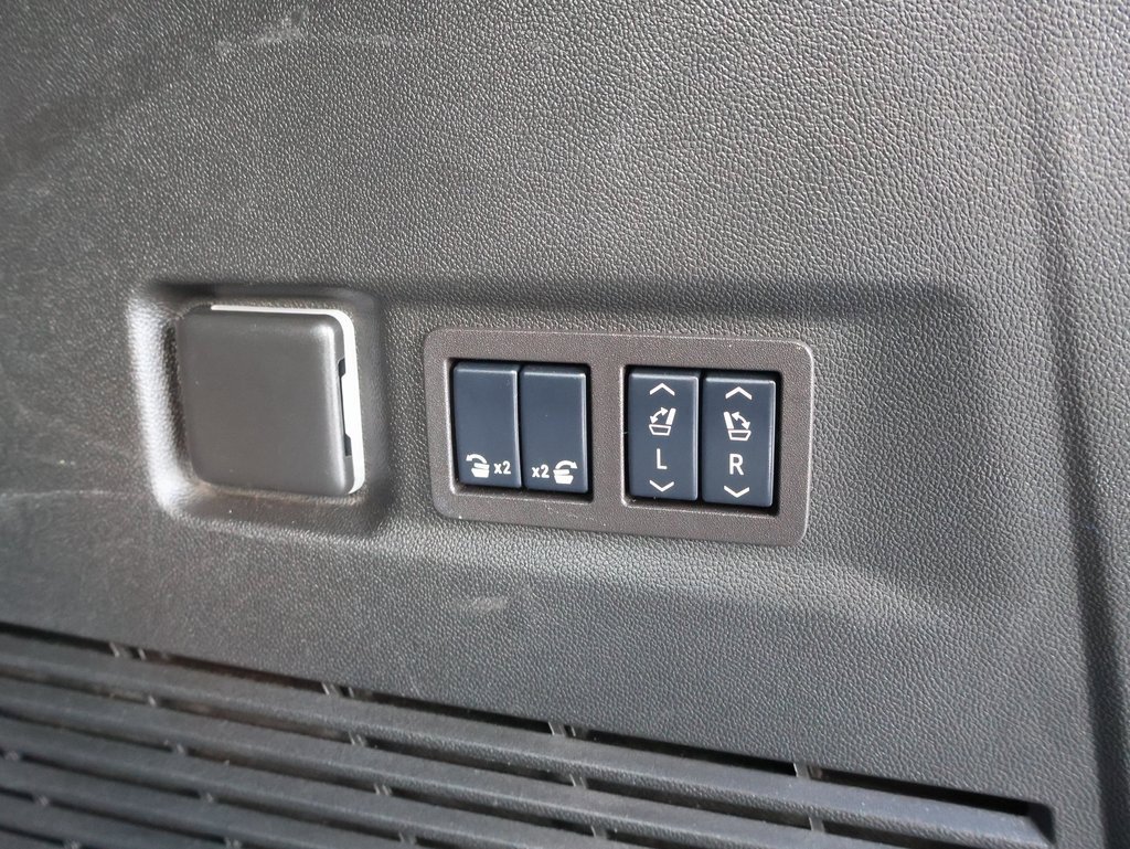 Certified 2024 Chevrolet Suburban Z71 w/ Luxury Package image 36