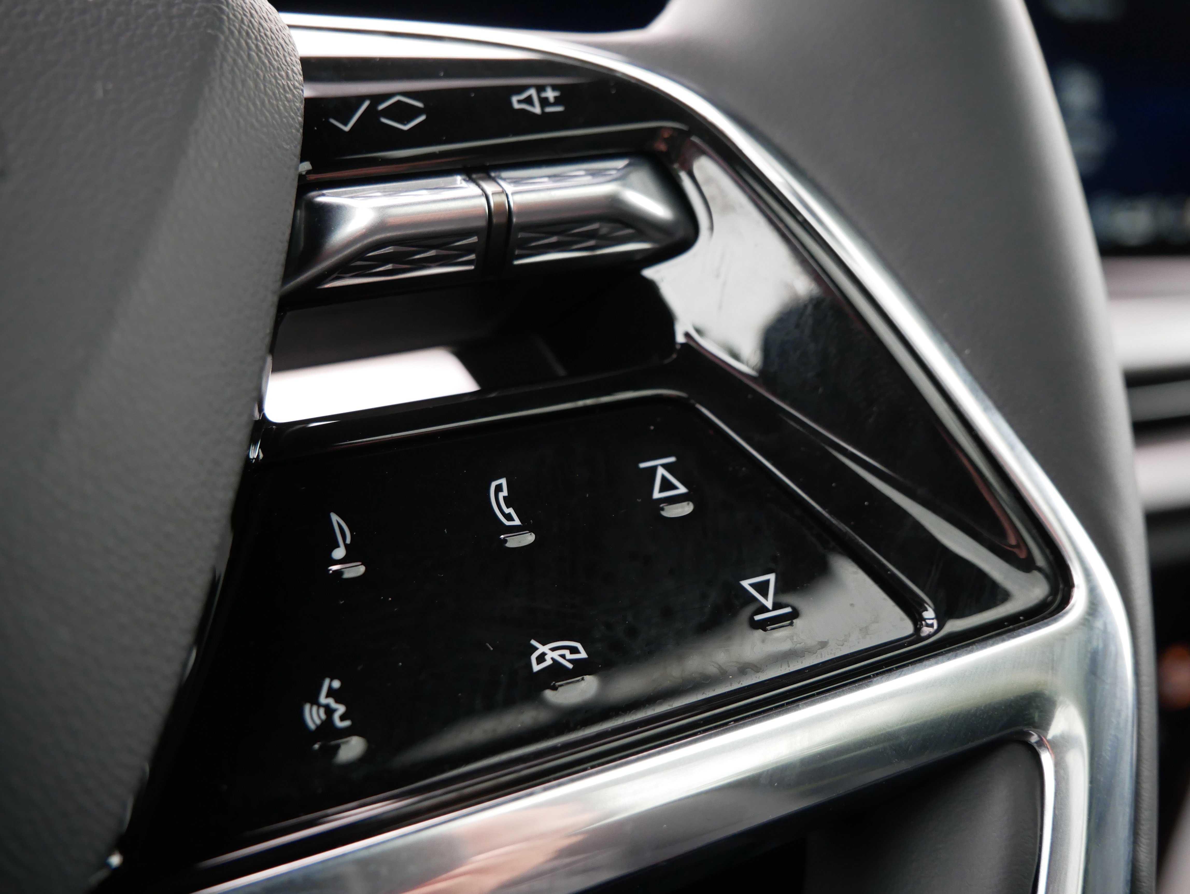 New 2026 Cadillac Vistiq Sport w/ LPO, Floor Liner Package image 25